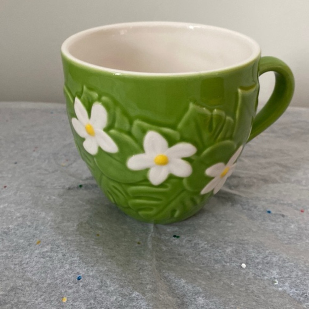2006 Starbucks Green leaf and white flower coffee tea mug